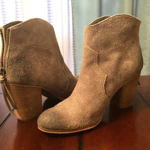 BP brand leather ankle boots
